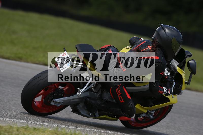 /Archiv-2024/29 12.06.2024 MOTO.CH Track Day ADR/Gruppe blau/28